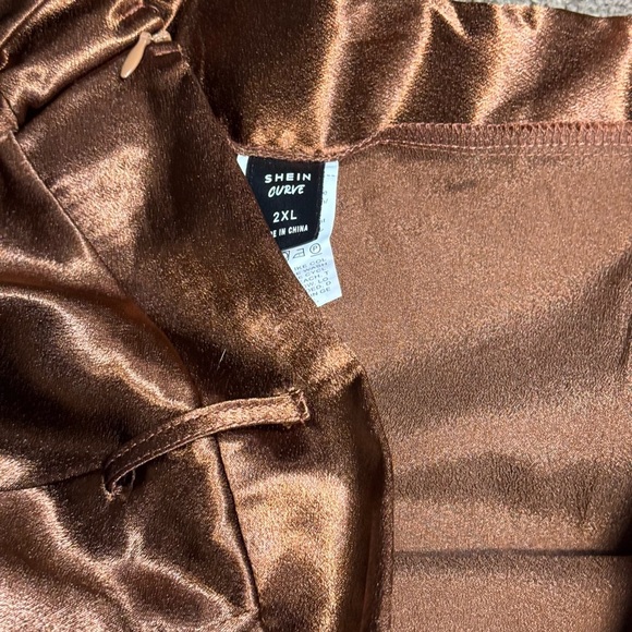 SHEIN PLUS Elegante Brown Satin Skirt‎ size 2XL and 1XL - Picture 10 of 11